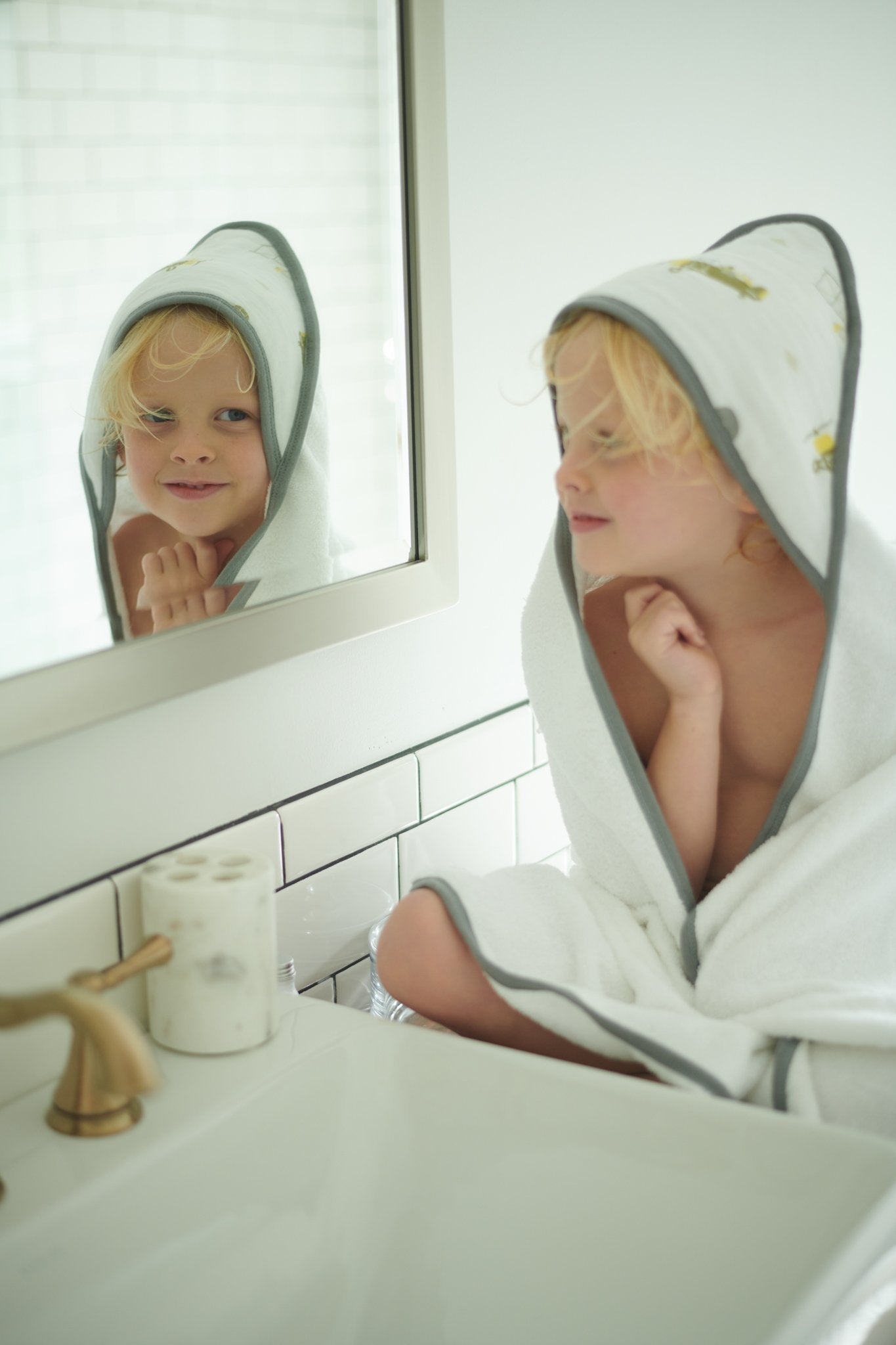 Flying Elephant Hooded Towel and Washcloth Set - Busy Bee Bazaar